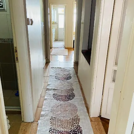 Deniz Manzarali Genis Konforlu Daire Apartment